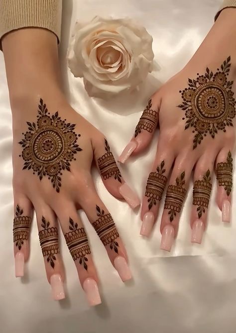 Henna Art